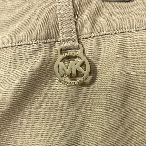 Michael Kors, Khaki Skinny Pants. Size 6. In excellent condition! - Picture 3 of 7